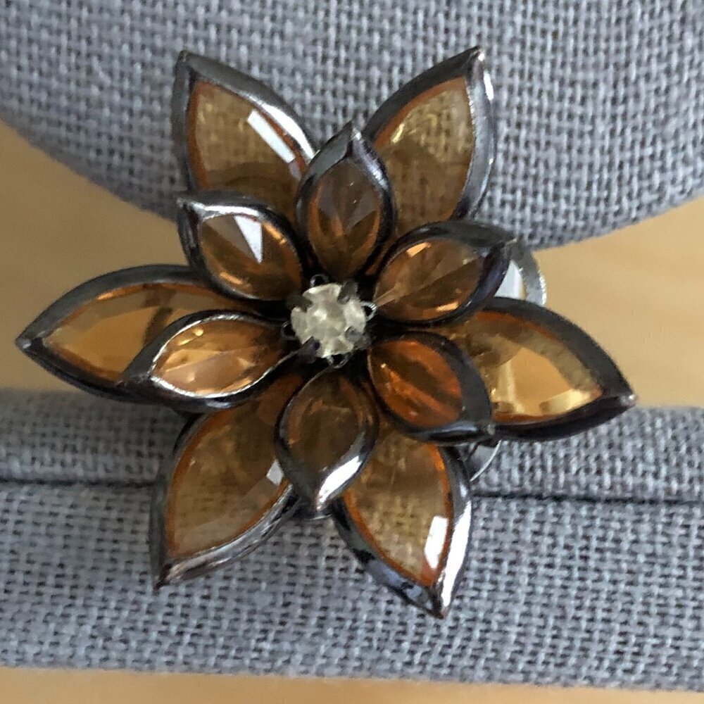 Vintage 1970's & 80's Gunmetal Gold Amber Flower Ring with Rhinestone Center